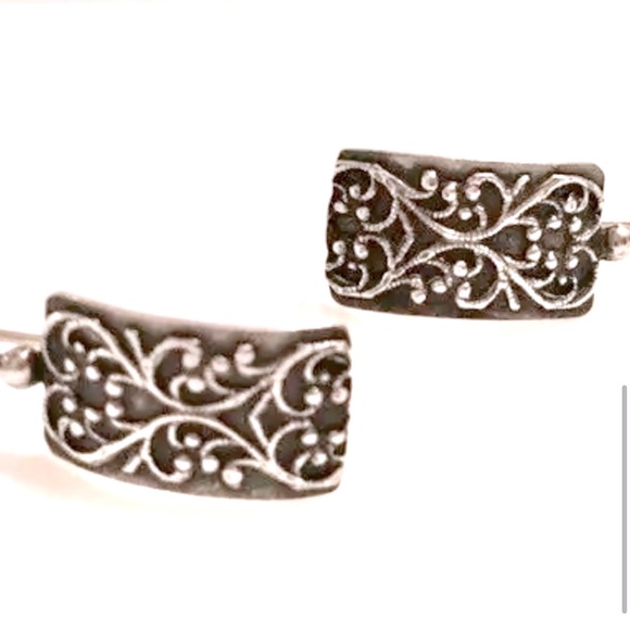 Silpada Vintage Sterling Silver Oxidized Filagree Etched Floral Design Earrings - Picture 4 of 9